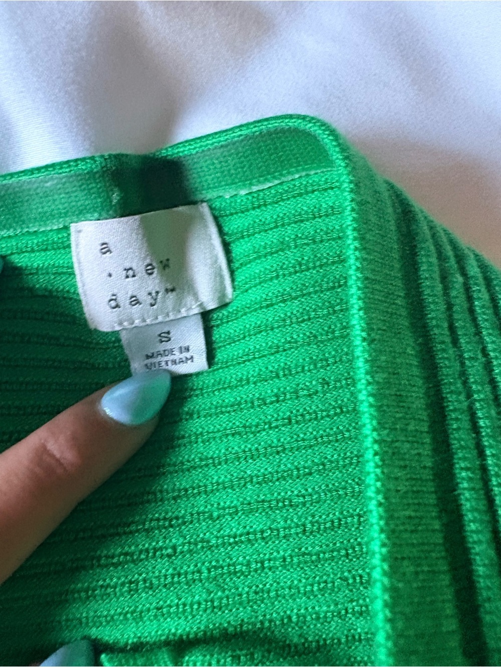 green halter neck dress - Picture 2 of 4